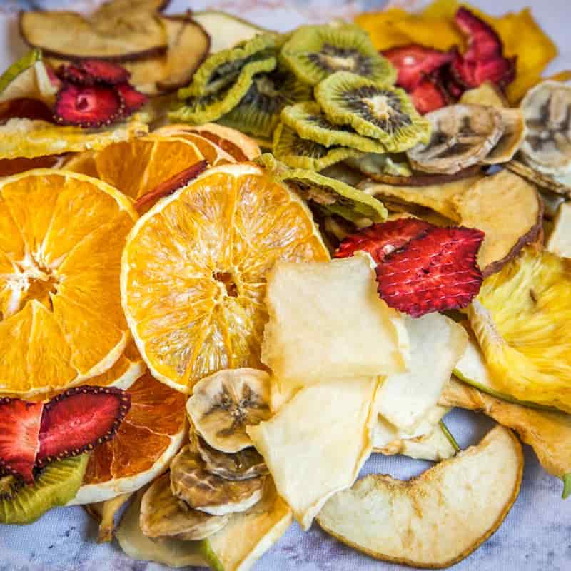 میوه خشک پفکی مخلوط با تنوع میوه های مختلف